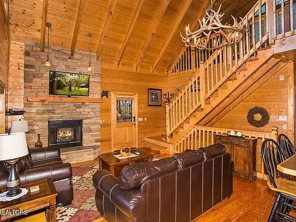 4th image of 3944 Glenview Way