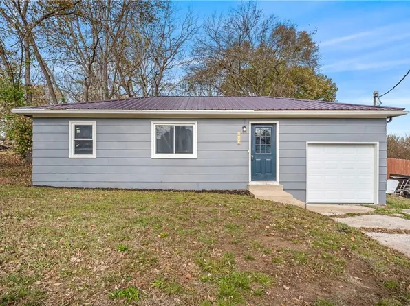 212 E Buchanan St, Richmond, MO 64085