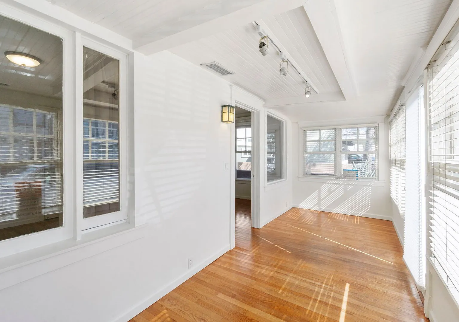 1910 Court St. — Photo 4
