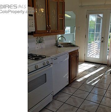 2nd image of 2328 6th Ave