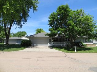 502 N 6th St, Henderson, MN 56044