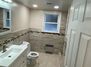 20 Henry St, Valley Stream, NY 11580