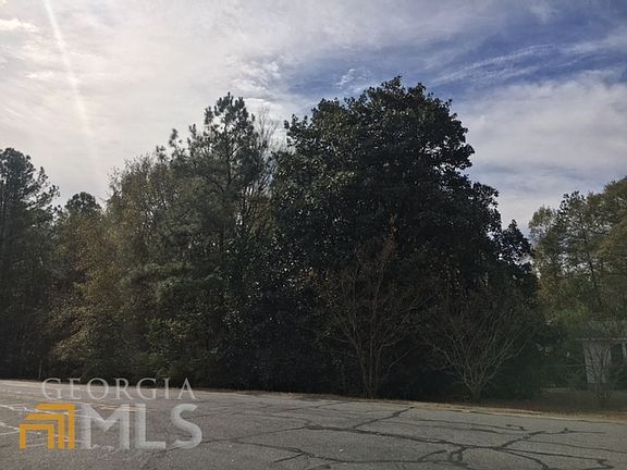 5th image of 443 E 24th Hwy