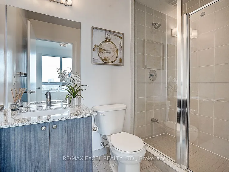 7 Kenaston Gdns #LPH5 — Photo 25