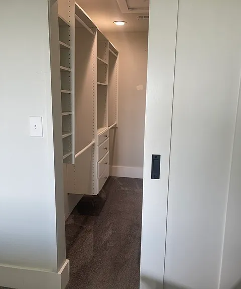 2455 Arlington Cres #C — Photo 14