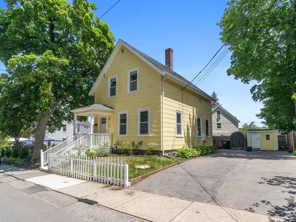 8 Oakdale Ave, Dedham, MA 02026