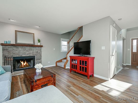 5th image of 601 Terry Ln