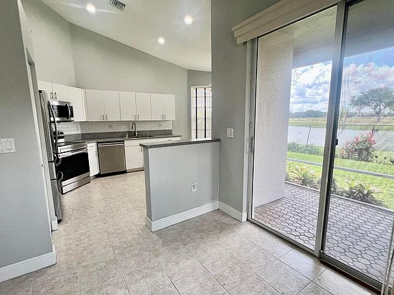 5th image of 7801 S Aragon Boulevard #4