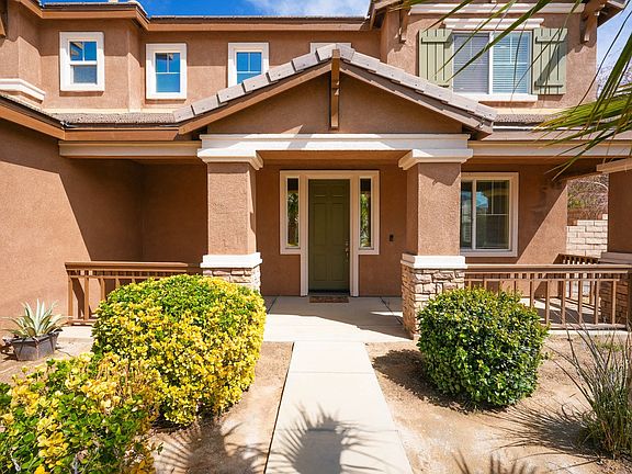 5th image of 42250 Klamath Ln