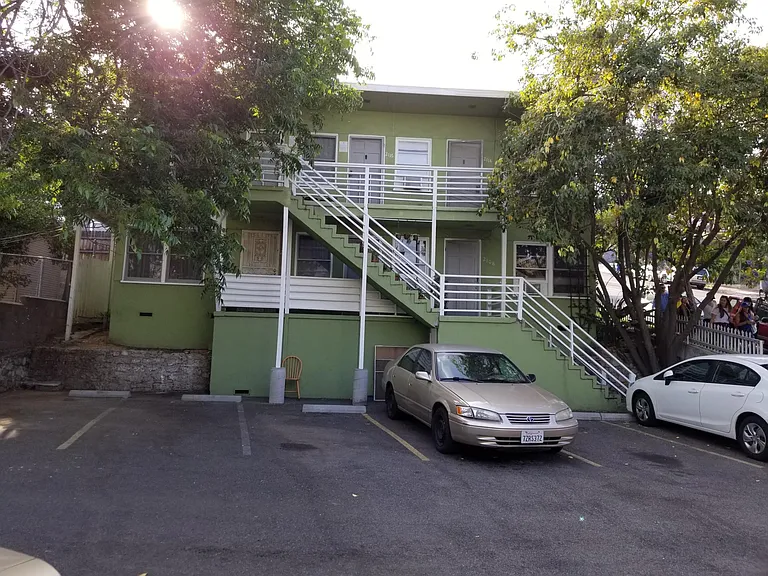 2118 Reservoir St — Photo 22