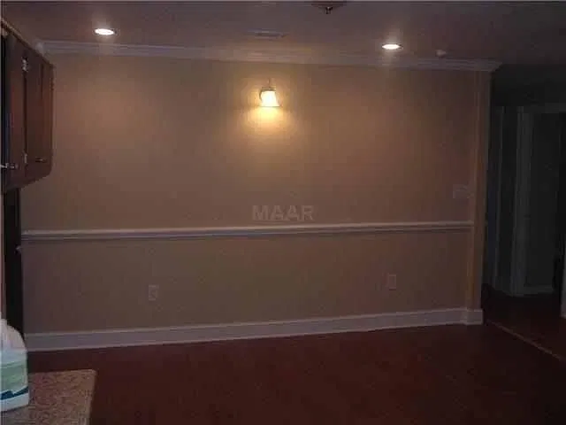 3 bed, 2.0 bath, 1581 sqft, $1,275 — Photo 3