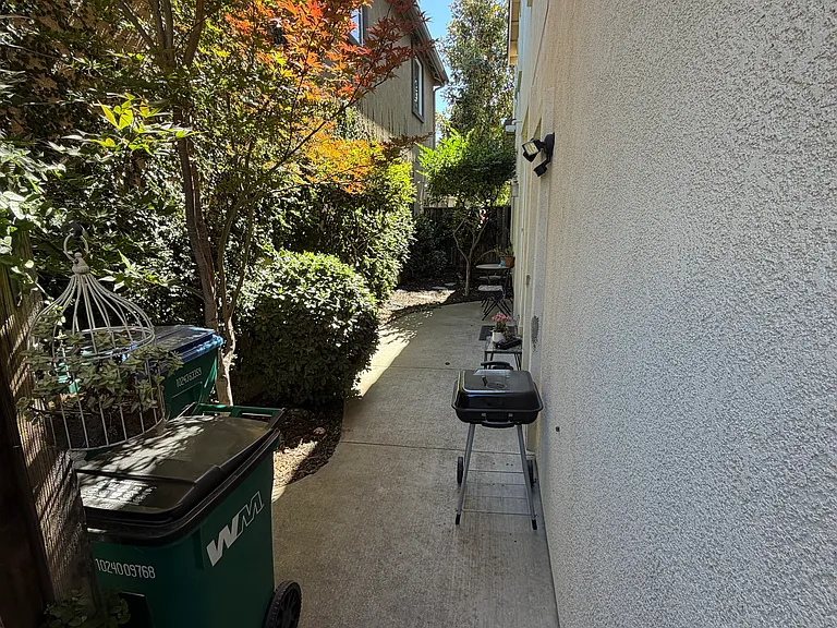 10939 Honeysuckle Way — Photo 17
