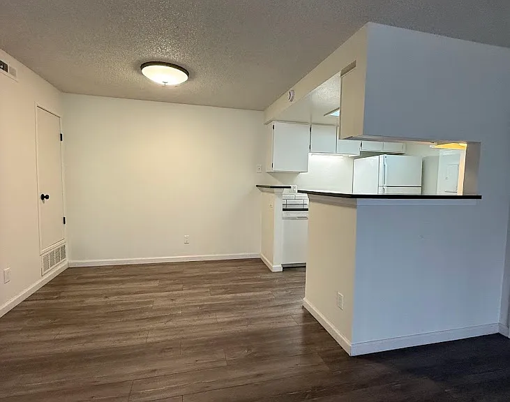 940 S Walden Way #204 — Photo 4