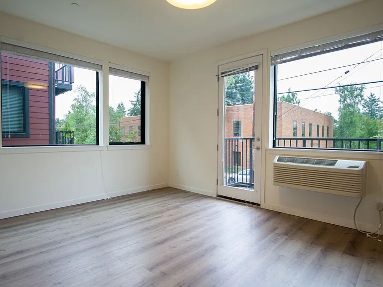 6015 S Virginia Ave #208 — Photo 5