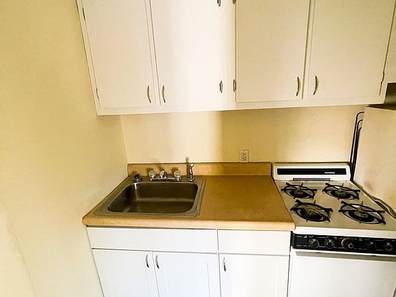 3rd image of 3500 Elm St #11028699