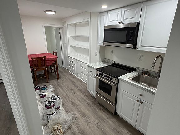 3rd image of 58 S Swan St APT 1