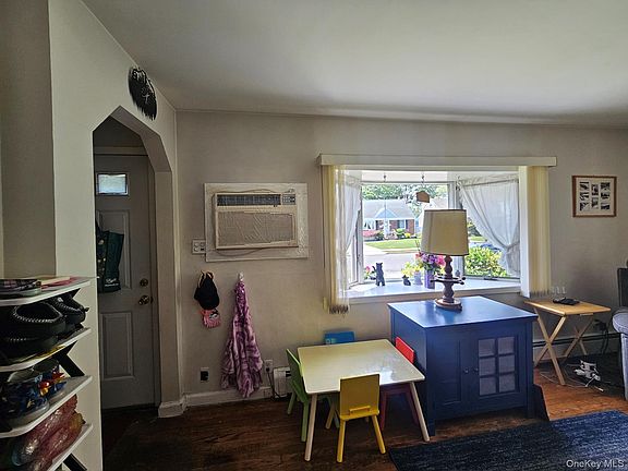 2nd image of 2207 Maple Street