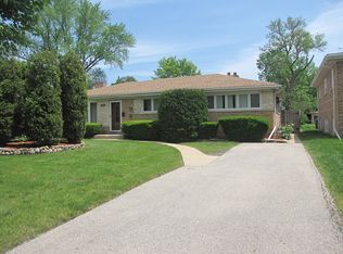 7327 N Kilbourn Ave, Lincolnwood, IL 60712