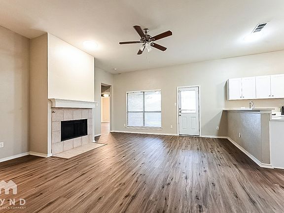 3rd image of 2526 Sunset Dr