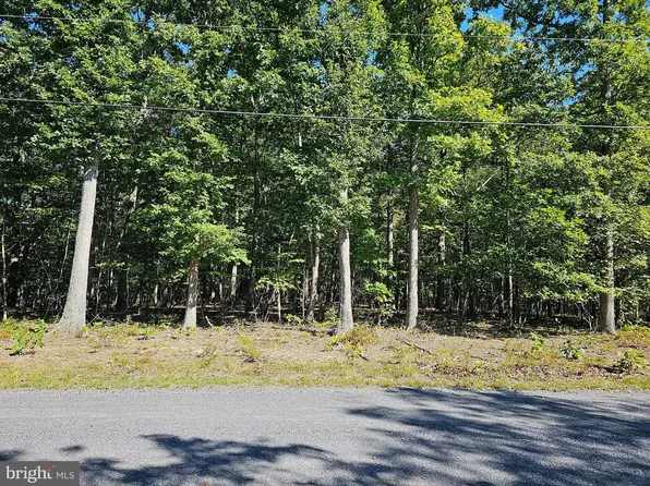 52 Wispy Branch Ln, Hedgesville, WV 25427
