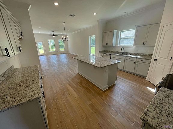5th image of 11325 Wiles Dr