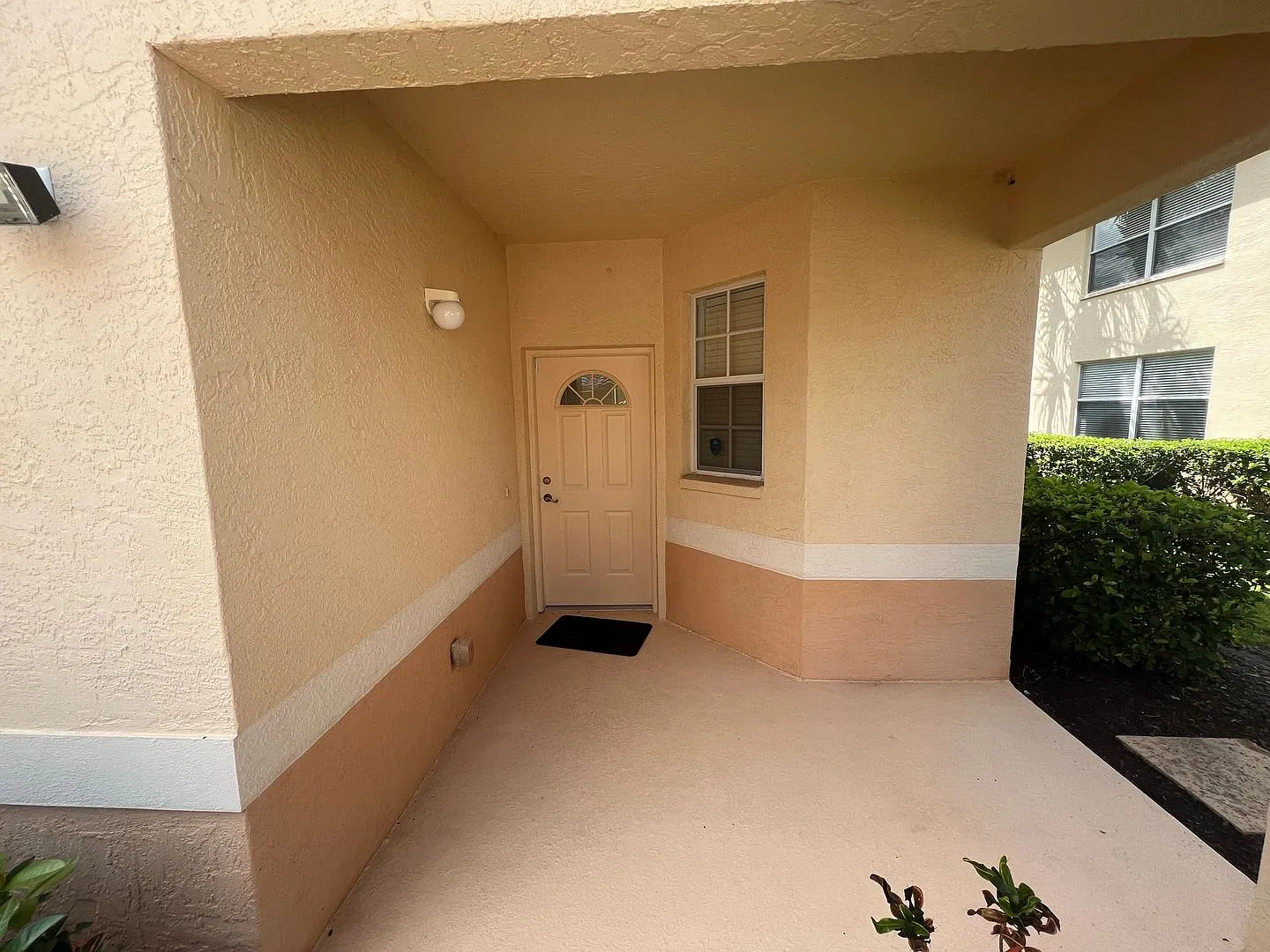 Your Florida Oasis Awaits 3 Bed, 2 Bath Luxury Condo in Venice! — Photo 2