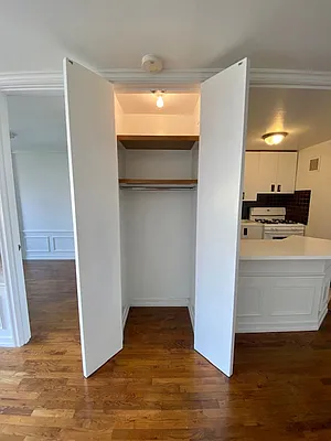 Rented by Dynamik Realty | media 8