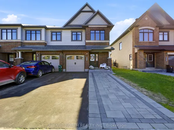 456 Brettonwood Rdg, Ottawa, ON K2T 0L1