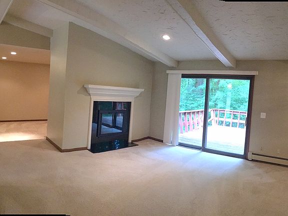 3rd image of 52012 Brentwood Dr