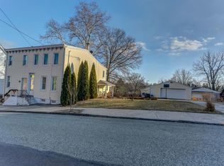 236 Chestnut St, Spring City, PA 19475