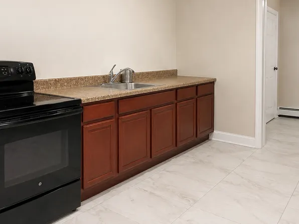 17 Patten Pl #B, Newark, NJ 07112