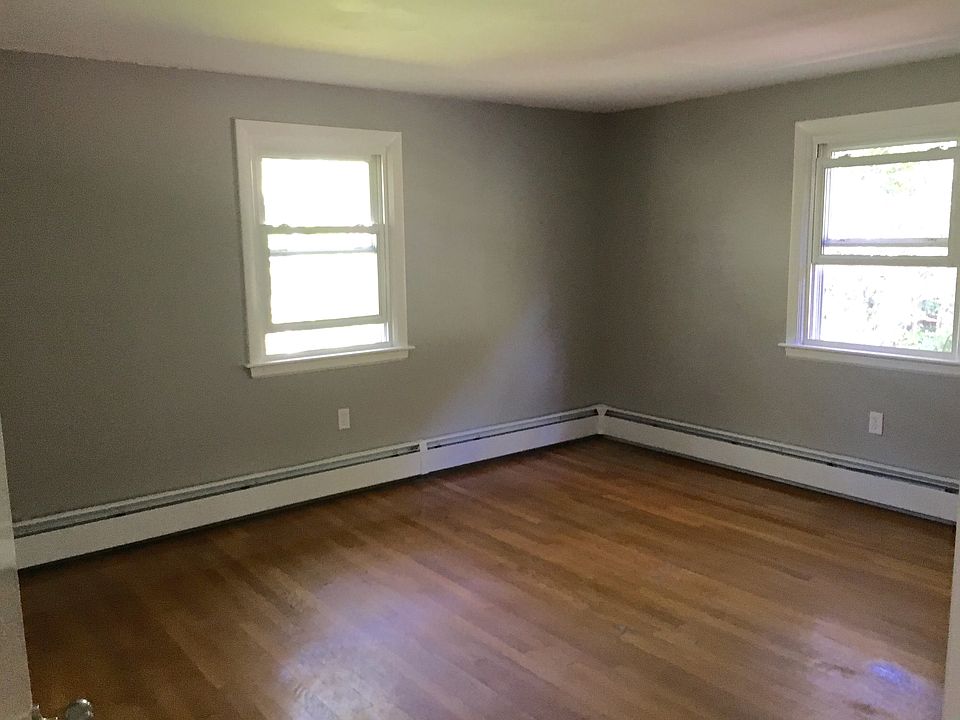 2nd image of 22 Sunrise Ave