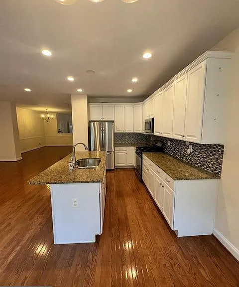 1204 Derry Ln — Photo 27