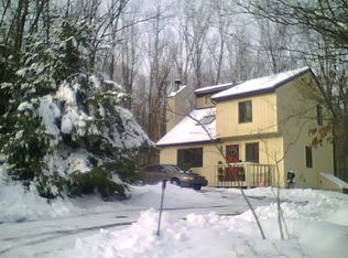 740 Clubhouse Dr, East Stroudsburg, PA 18302