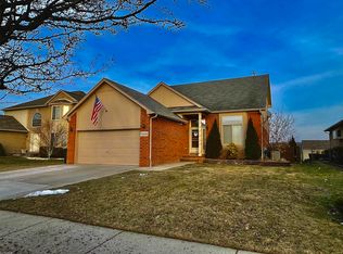 70230 Crystal Dr, Richmond, MI 48062