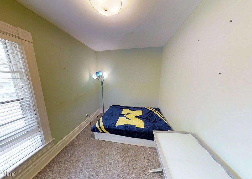 2nd Floor Northwest bedroom