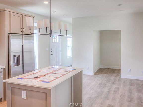 4th image of 520 Pine Ave Space 11