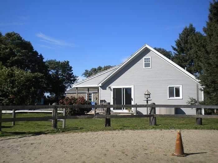 2nd image of 516 3rd Beach Rd #A
