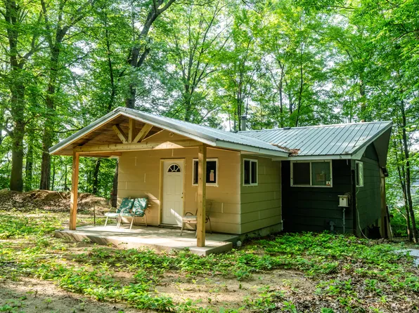 10055 County Road 215, Grand Junction, MI 49056