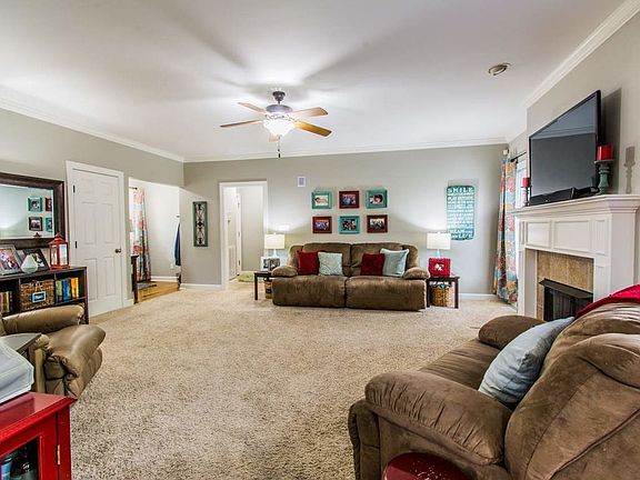 5th image of 2656 Pointe Ave
