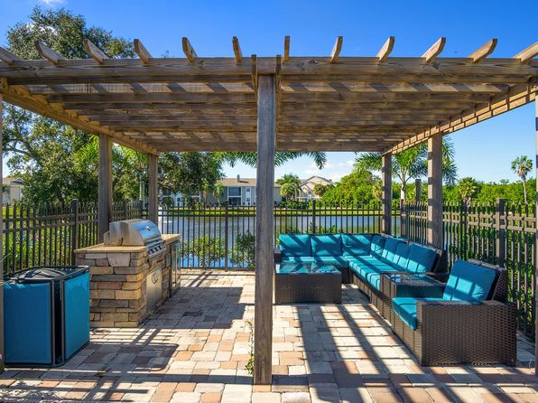 12000 4th St N #3105