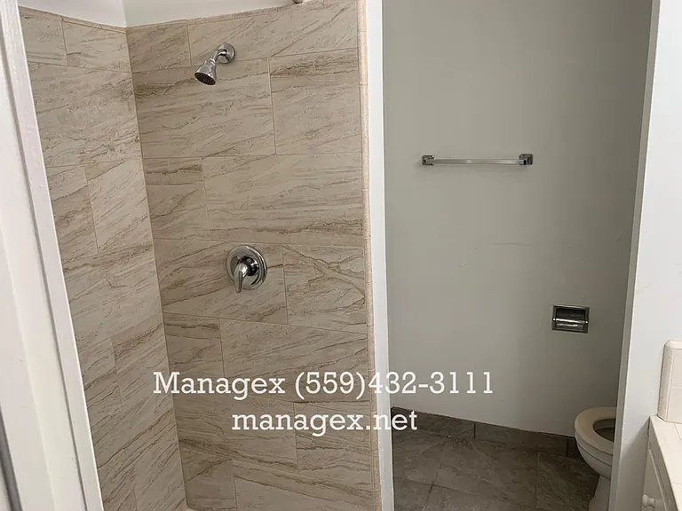 6060 N Poplar Ave #A — Photo 11