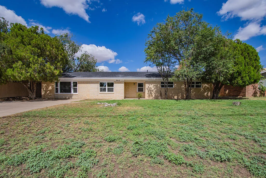 4 bed, 3.0 bath, 2089 sqft, $3,200 — Photo 1
