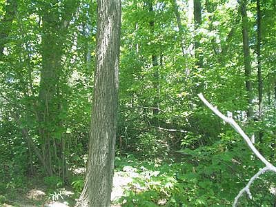 1st image of Hillcrest Dr
