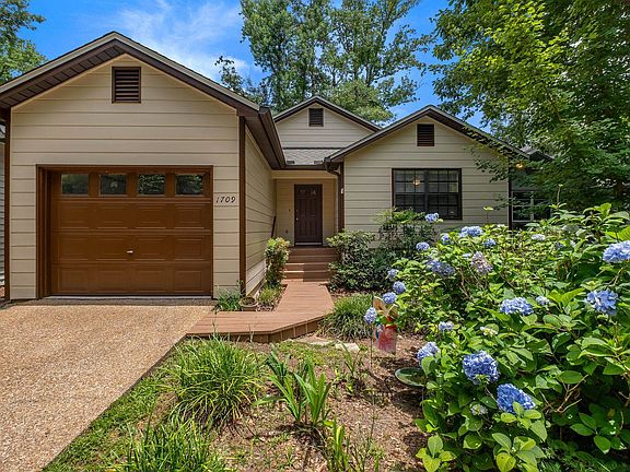 2nd image of 1709 Silverwood Dr