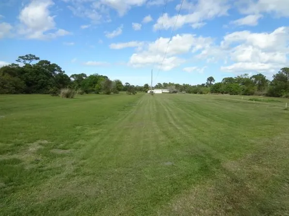 322 Kitterman Rd, Port Saint Lucie, FL 34952