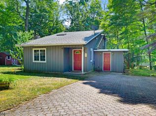 6 Ferndale Rd, West Milford, NJ 07480