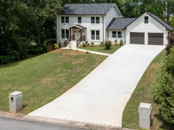 4307 Cedar Wood Dr SW, Lilburn, GA 30047