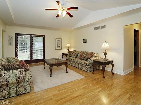 4th image of 27555 Rolling Pines Ct