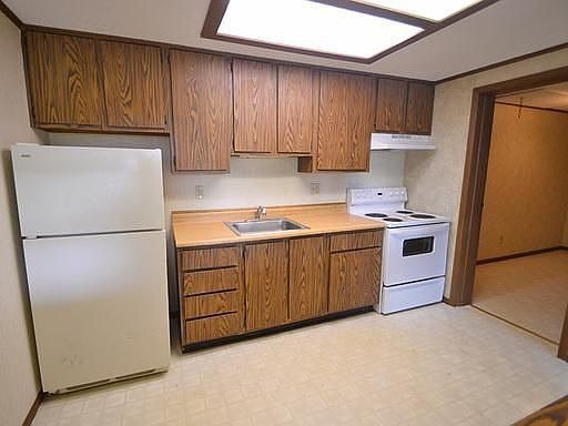 3rd image of 425 18th St SE
